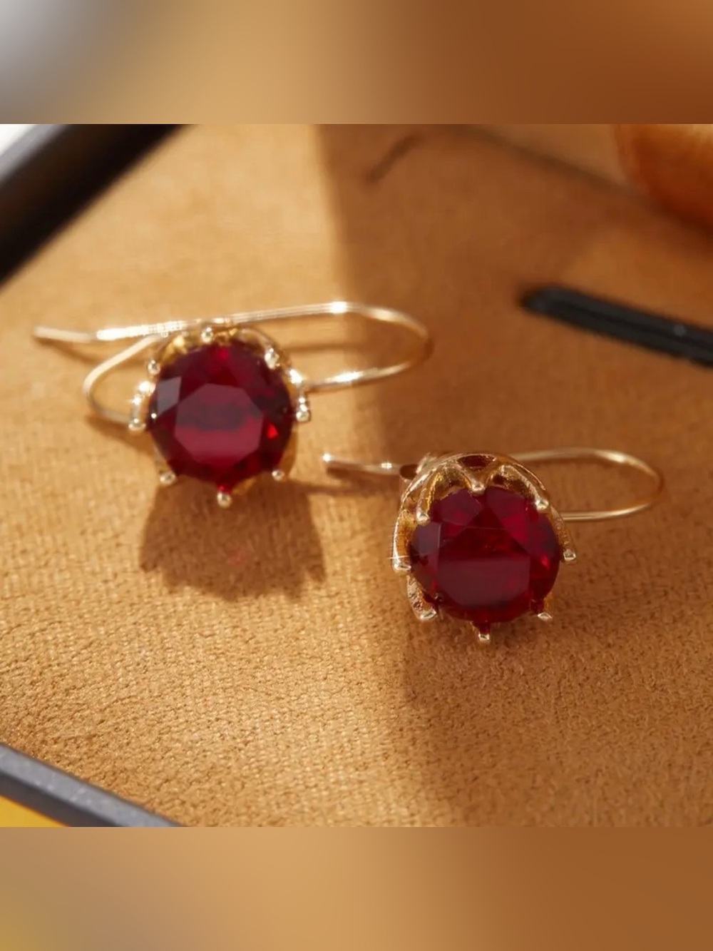 Retro Flower Red Earrings - Picture 6 of 6